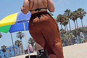 Fat Ass Lightskin BBW With Tits And Cellulite Booty